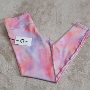Size 8-10 Zyia light n tight hi-rise legging 28"
